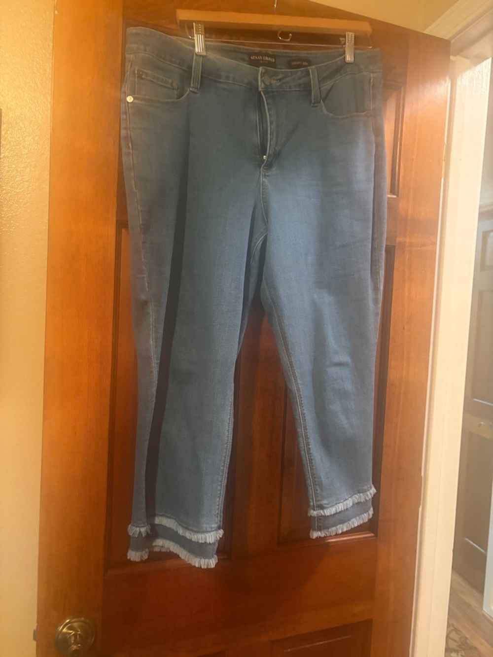 Women's Light Blue Frayed Hem Jeans Susan Graver